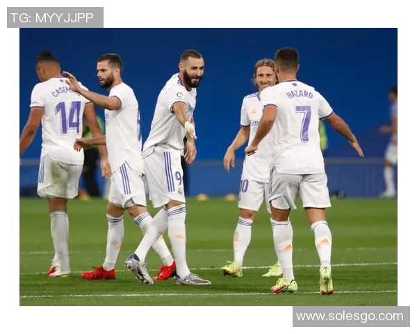 阿尔克马尔主场迎战海伦维恩争夺联赛重要积分的精彩对决